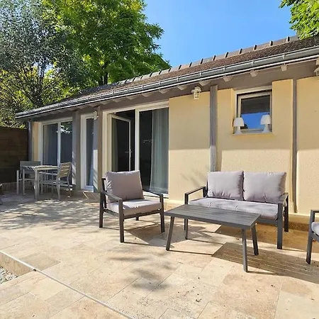 בית נופש 300m Plage, Maison Renovee, 2 Chambres, Jardin טורז'וויל