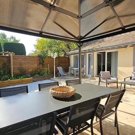 בית נופש 300m Plage, Maison Renovee, 2 Chambres, Jardin טורז'וויל
